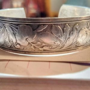 Danecrsft sterling silver bangle bracelet beautiful etched floral design